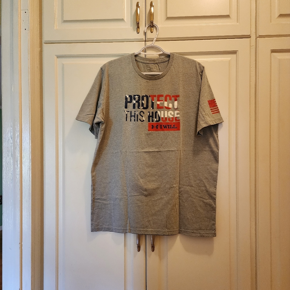 Under Armour T-shirt